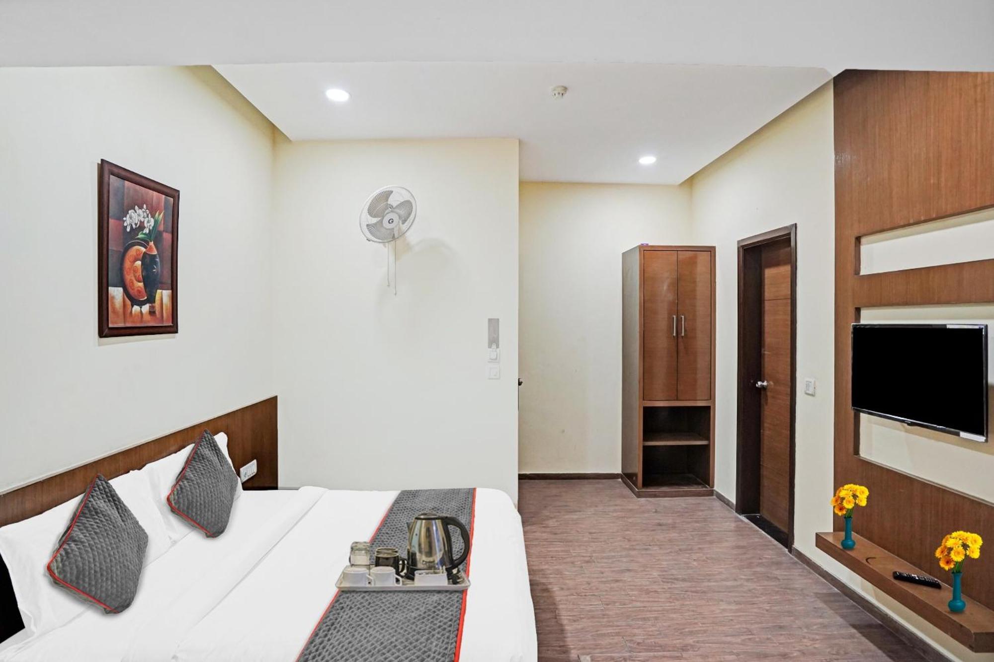 Hotel O Royal Regency Ghaziabad Exterior foto